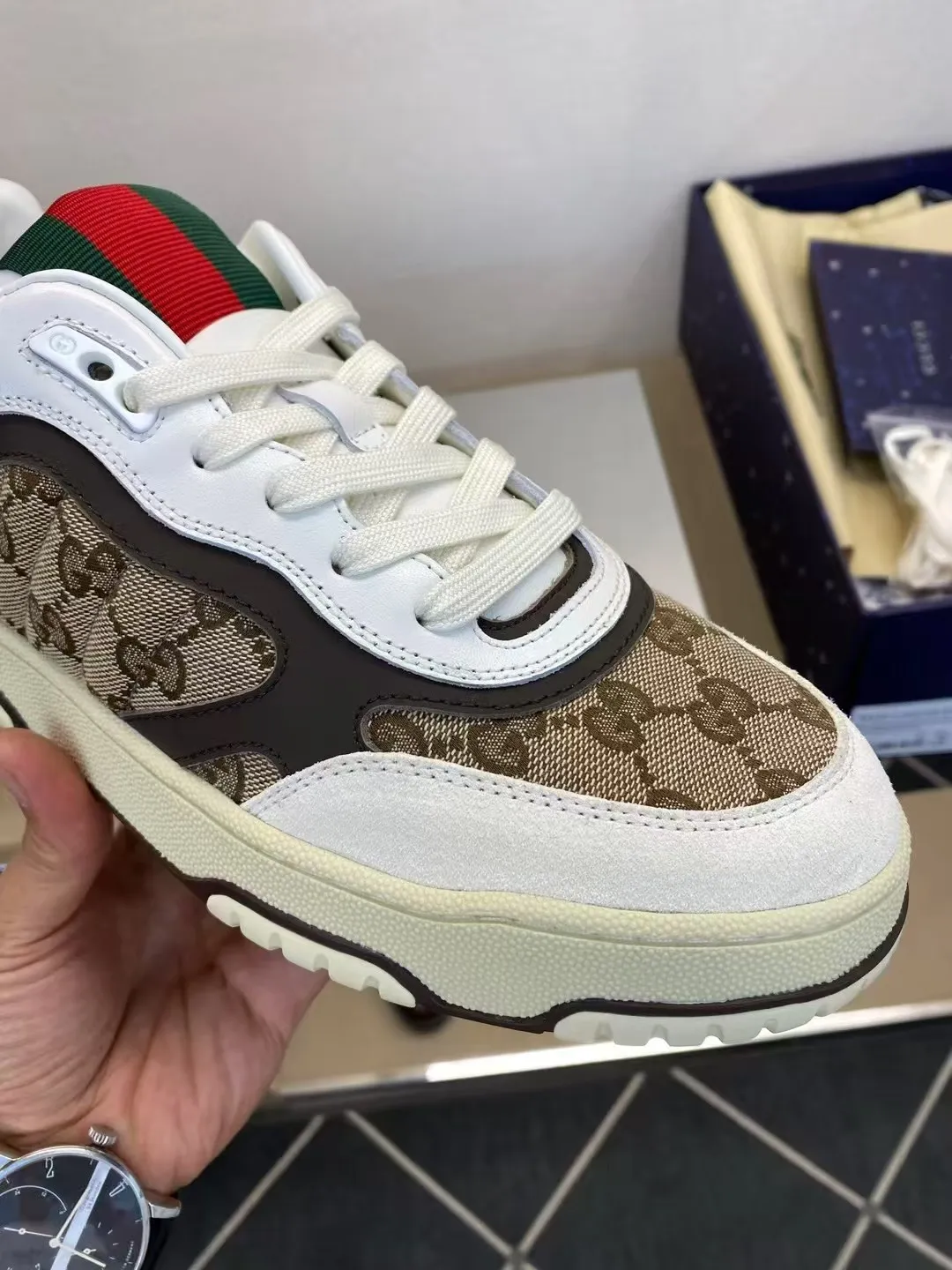 Men's Men's Shoes 💰440 [New Style] 🎍🎍Gucci - New Men's Shoes GUCCI [Lightning] The latest shoes are shipped. Original quality, fashionable, made of special materials, sheepskin lining, brand new packaging. The foot feels super comfortable and the workmanship is impeccable. Size: Male 38-44 (45 can be customized